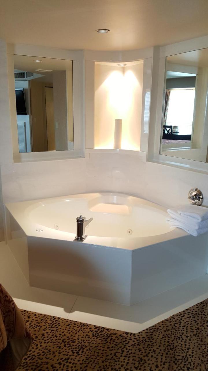Chateau Louis Hotel & Conference Centre Edmonton Ngoại thất bức ảnh
