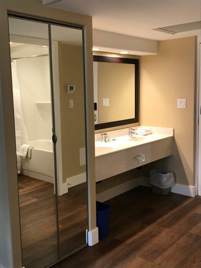 Chateau Louis Hotel & Conference Centre Edmonton Ngoại thất bức ảnh